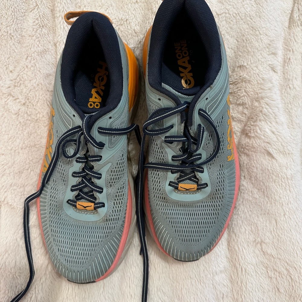 HOKAS